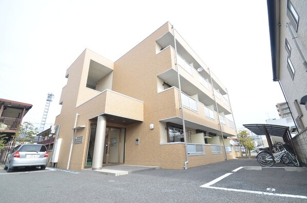 ロイヤルハイツFUJIの物件外観写真